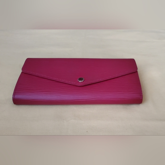 Louis Vuitton Pink Epi Sarah Wallet - Picture 6 of 15